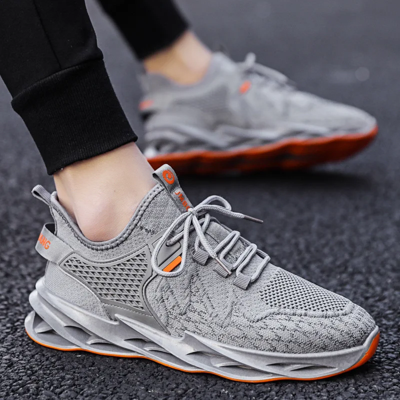 New fashion men's flying fabric shock-absorbing ultra-light running shoes Casual Shoes Sneakers
