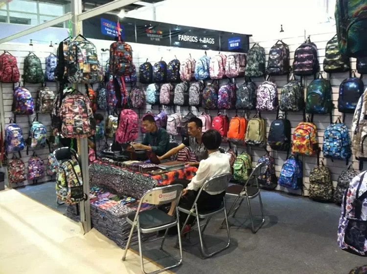 Free sample Polyester Laptop Backpack with Customized Logo for Men's ...