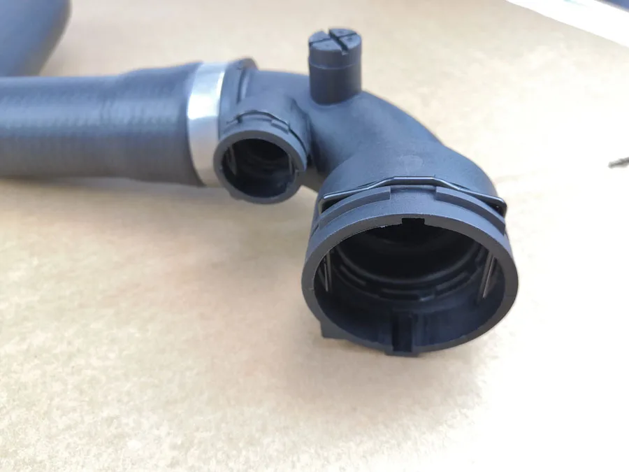 ゆう OEM 11531436407冷却系统上散热器冷却液水软管1153 1436 407适用