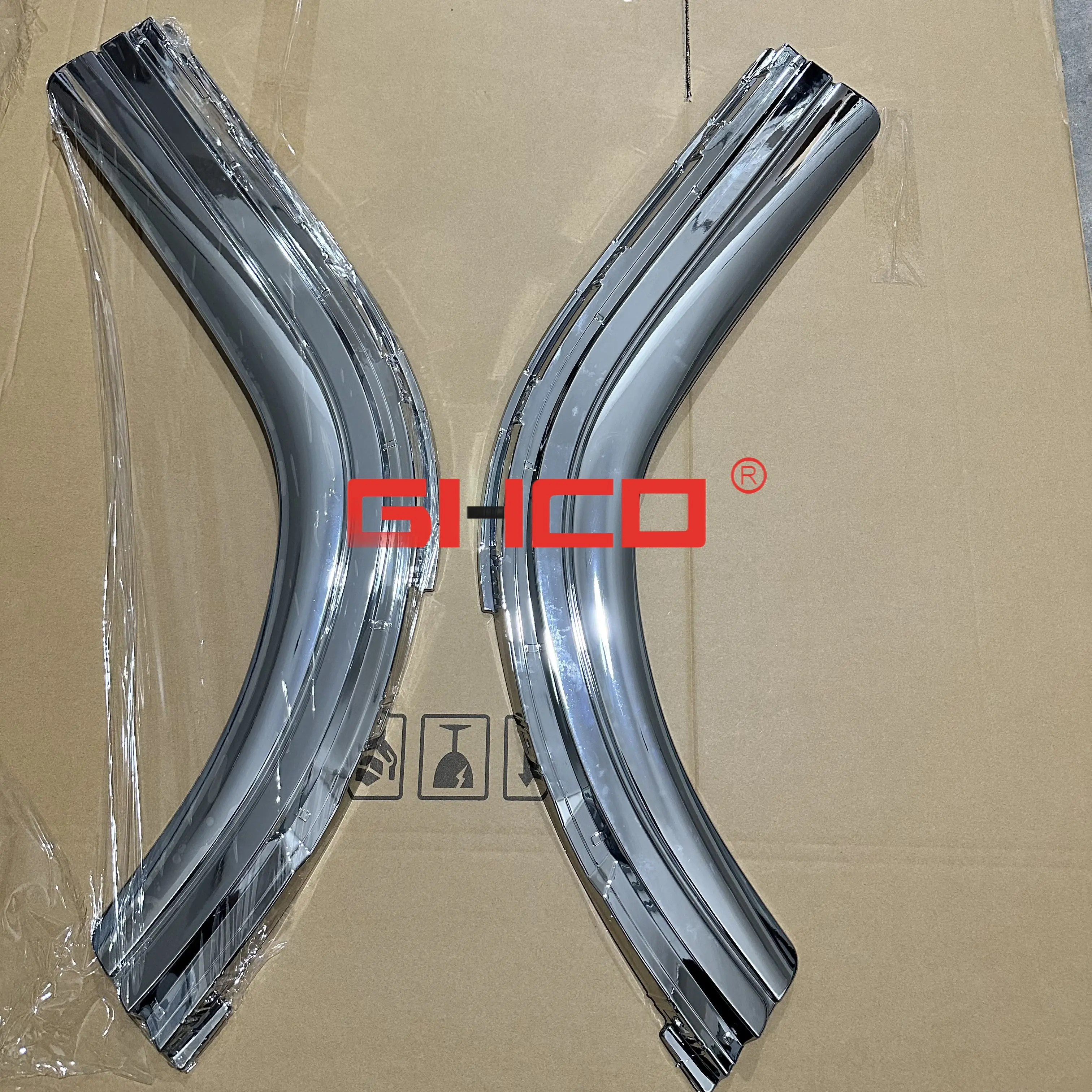 Factory Direct Supply Truck Chrome-plated Outer FENDER for FUSO CANTER 2005-2006 FE84D FE85D