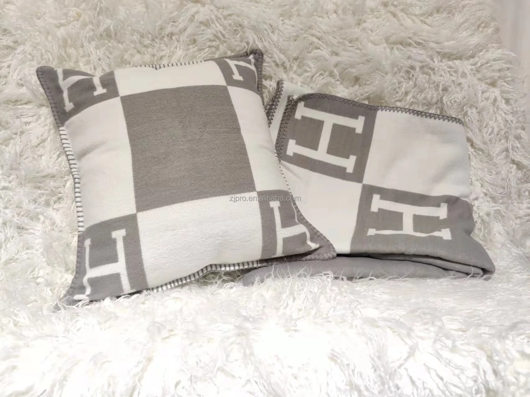 2023 Classic Luxury H Letter Throw Blanket Turkish Cashmere Wool Shawl