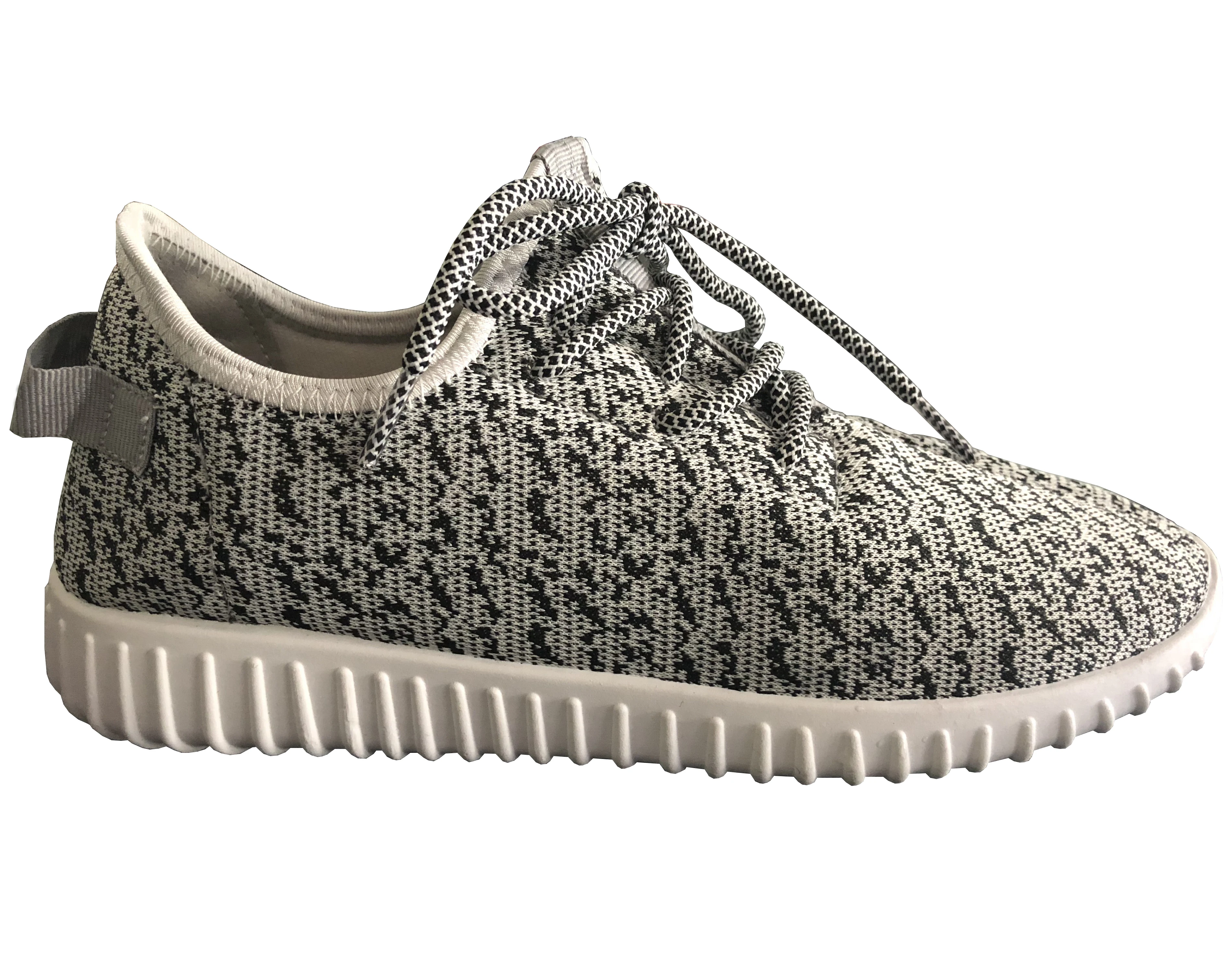 Повседневная спортивная обувь в оригинальном дизайне кроссовки для женщин