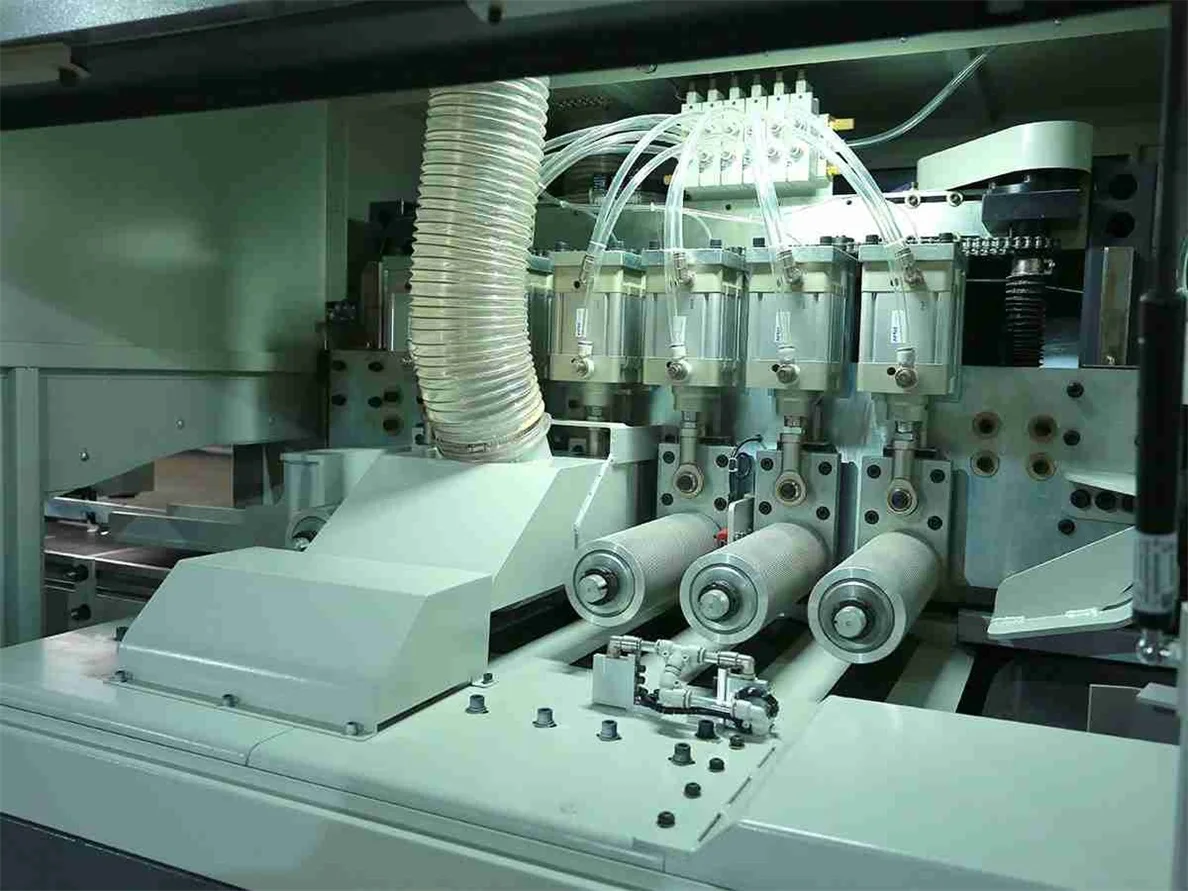 Full Automatic Wood Knot Defects Optimizing Cross Cut off Saw Machine Defects Optimizer Saw for Saw Furniture Board