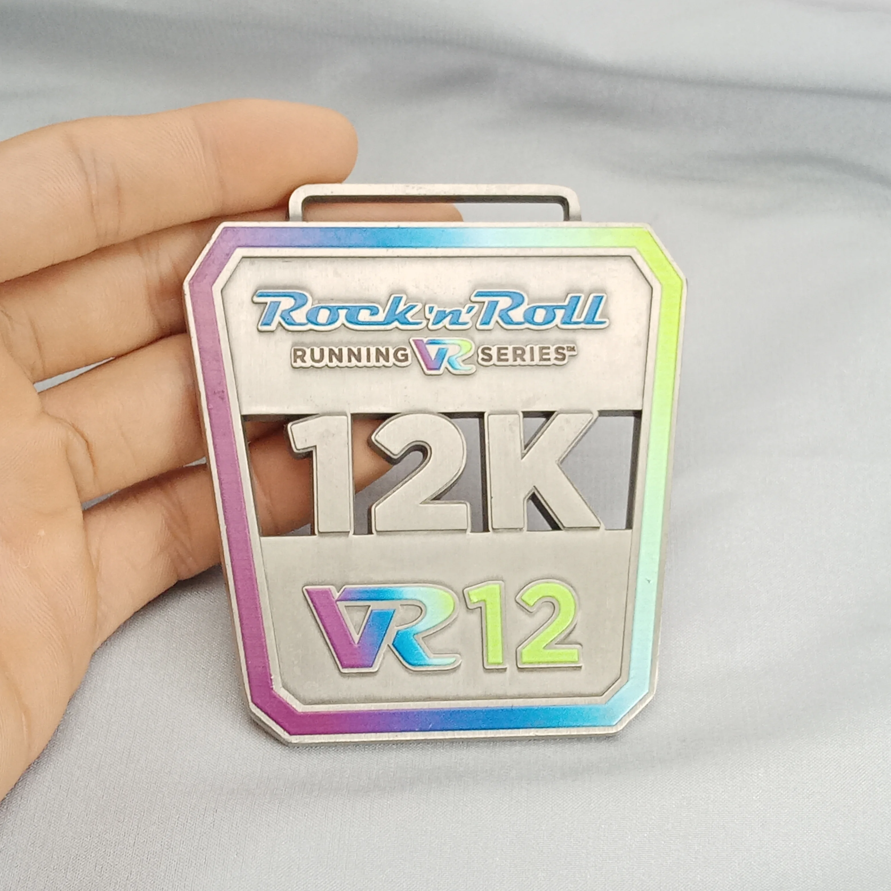 Оптовая продажа дизайн гимнастика горка катание на лыжах много видов соревнований гонки спорт золотая серебряная медная медаль с лентой