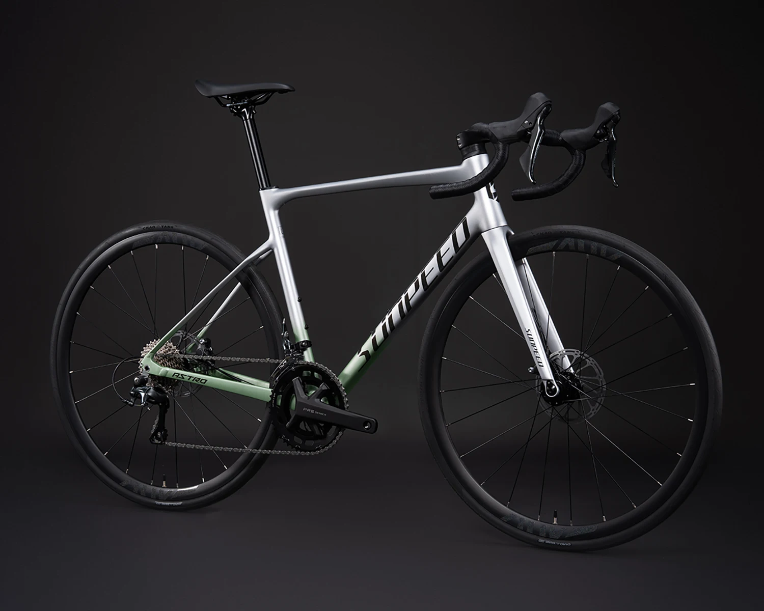 スポーツタイプアンティーク自転車です。 ASTRO 700C大人用スポーツティグラ4720 2*10スピード自転車合金