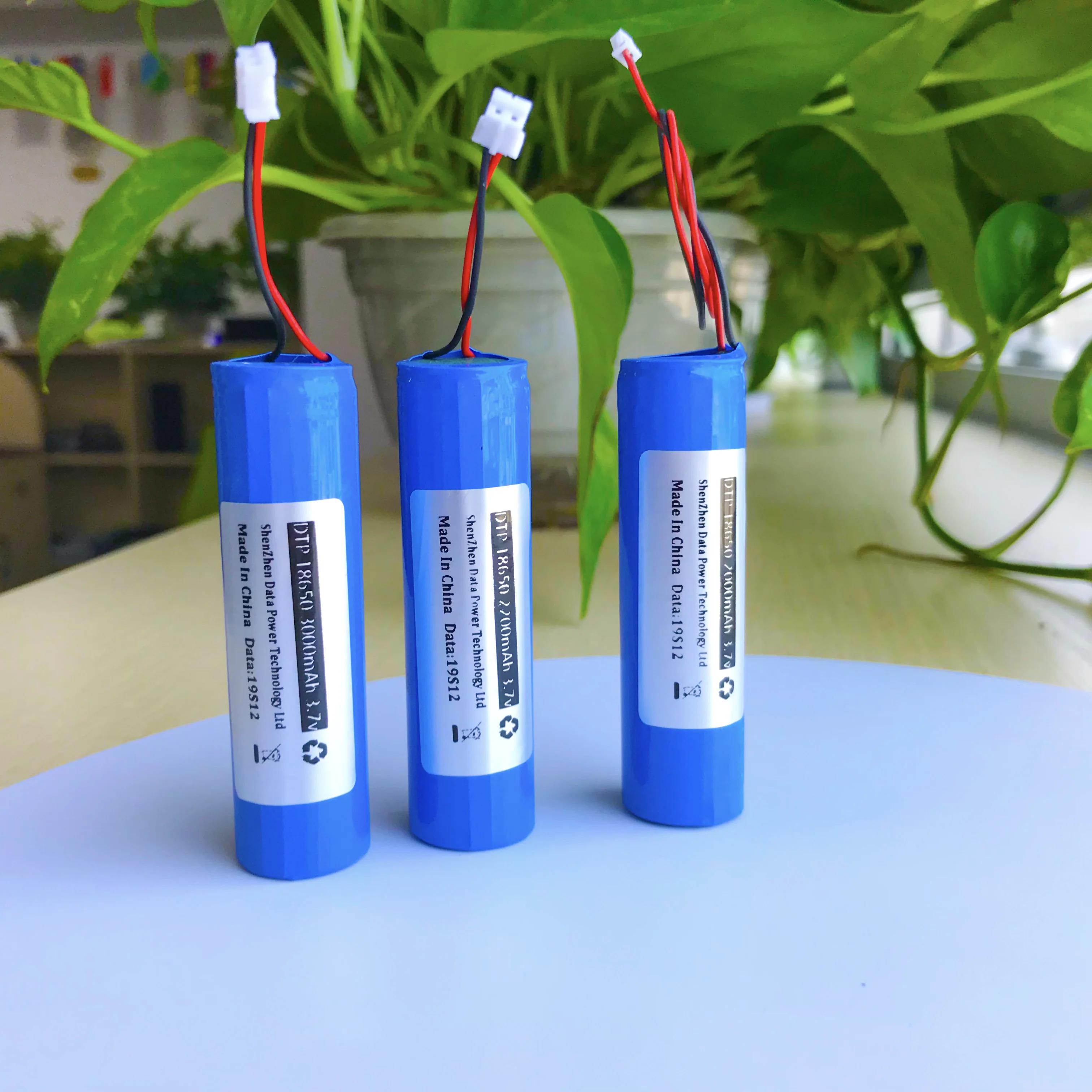 ICR18650 Battery - 2500mah Lithium for Power Tools & Electronics