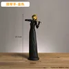 Violinist (gold)