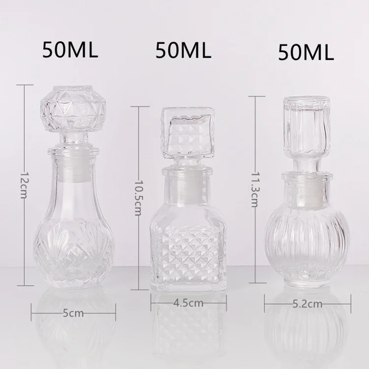 Mini 50ml Transparent Embossing  Square Shape Wine Glass Bottle Wine Decanter With Glass Stopper