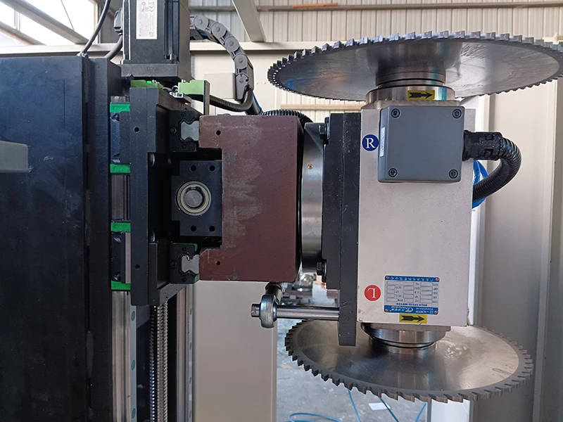 High Precision 3-Axis CNC Milling Machine for Large Processing Range Core PLC for PVC Aluminium Profile End Face Milling
