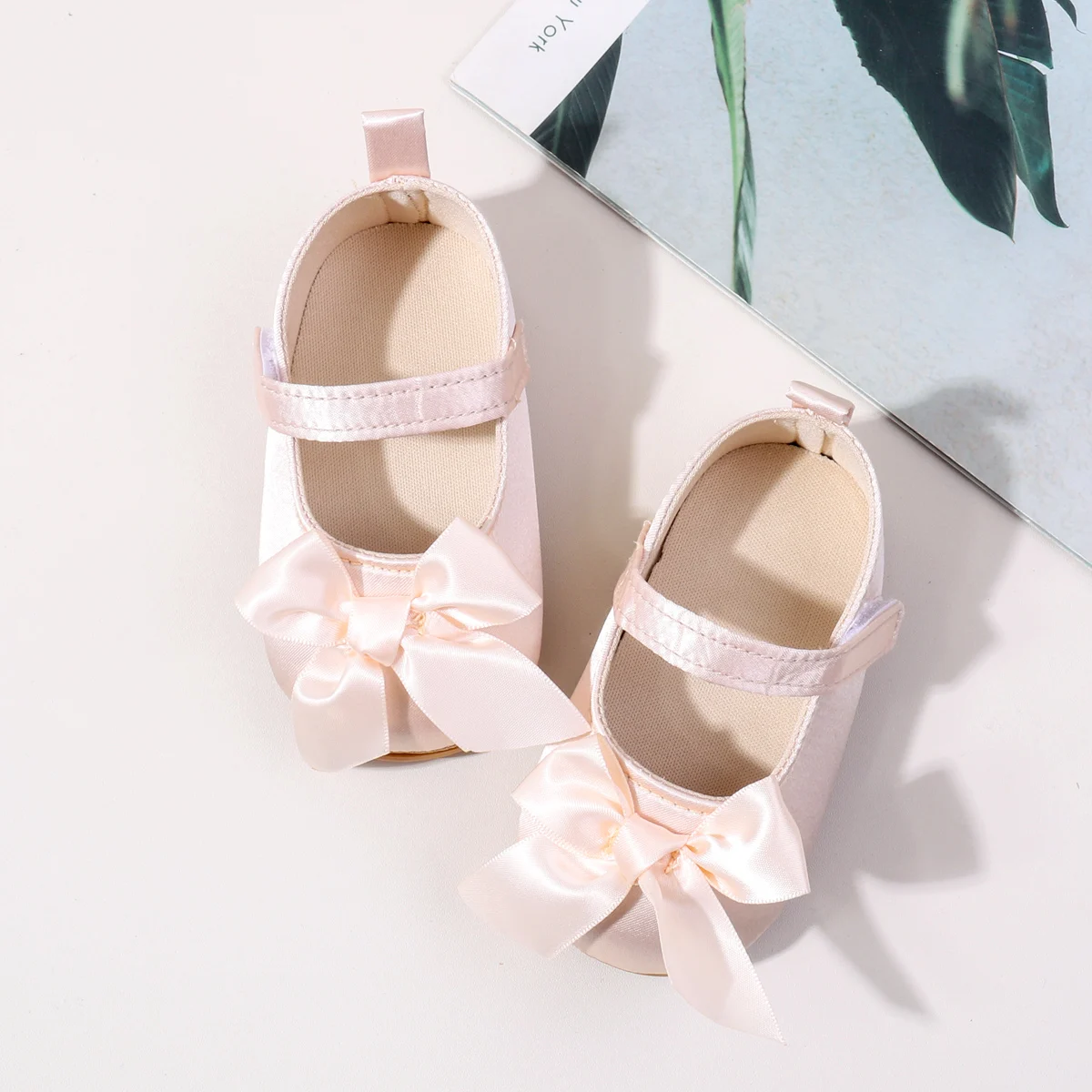 2025 Spring Summer New Arrival Infant Newborn Girl Shoes Breathable Cotton Soft TPR Soles Bowknot Princess Baby Shoes supplier