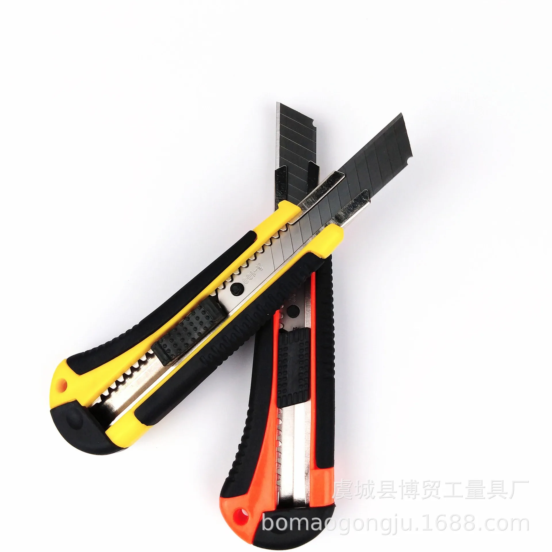 Выдвижной нож-резак 9 мм 18