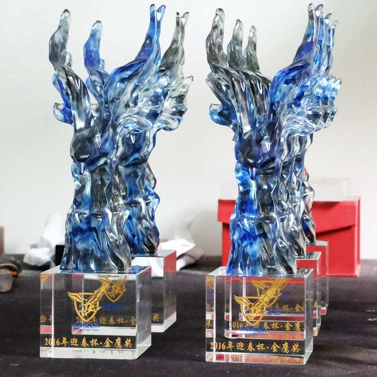 Small Bridge Hot Selling Company Annual Meeting Trophy Custom Uv Printing Engraving Liuli Crystal Trophy Award supplier