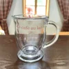 Tazza da caffè in vetro con manico e stampa in francese "Clear Red".
