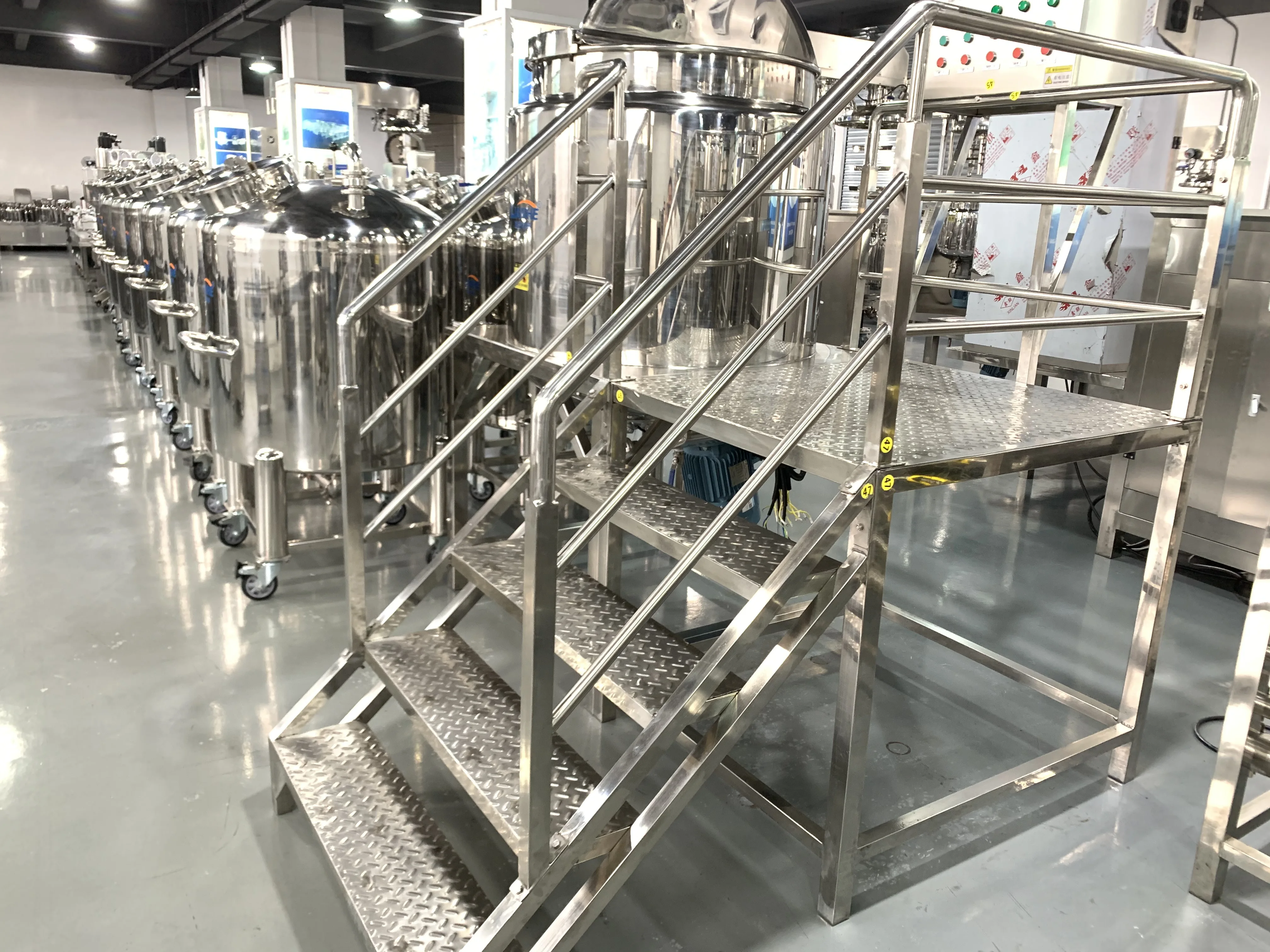 Vacuum Ointment Emulsifier Liquid Detergent Making Machine Liquid Soap Cosmetic Face Cream Mixing Machine