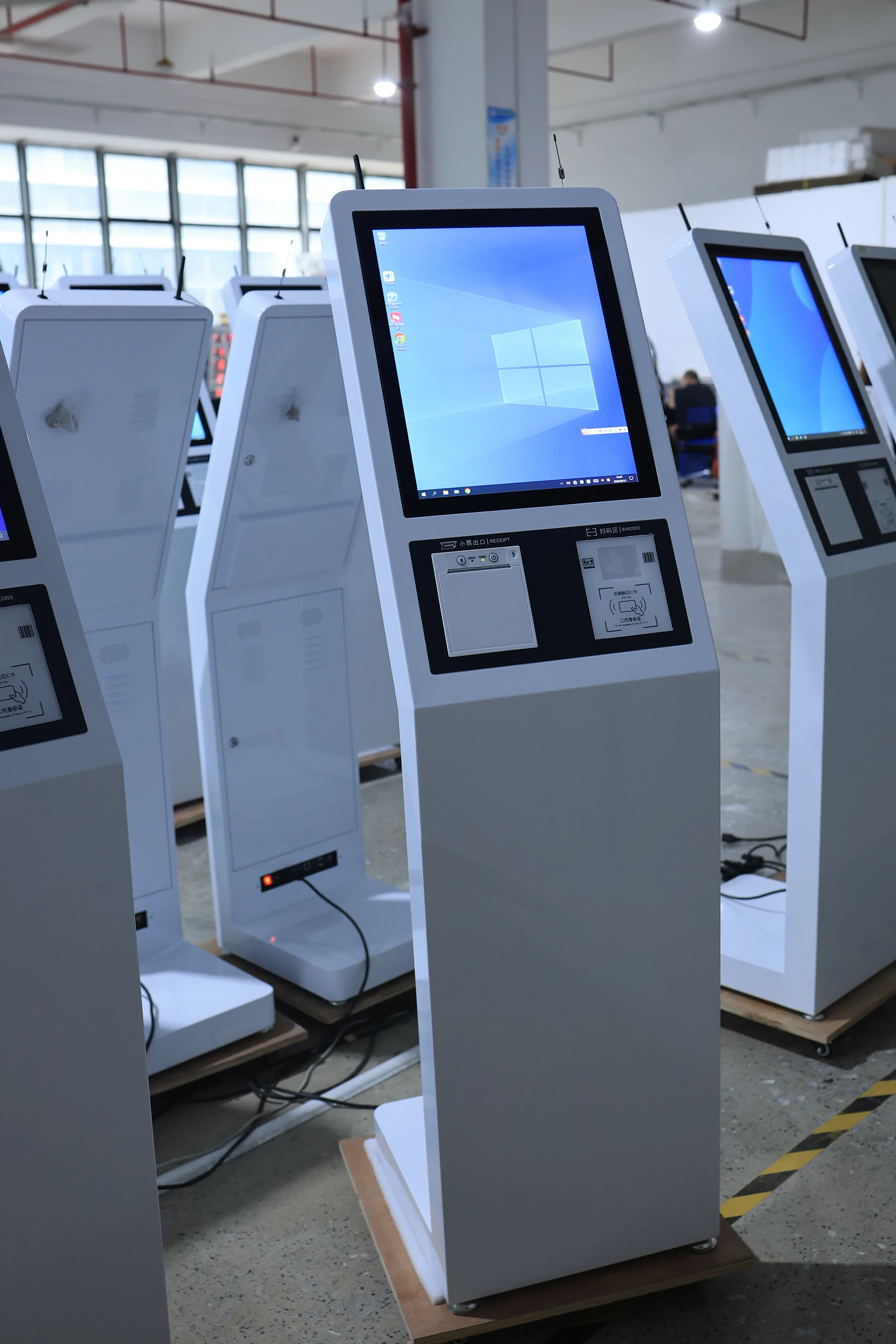 17 Inch Electronic Queue Management System Ticket Kiosk for Bank Queue ...