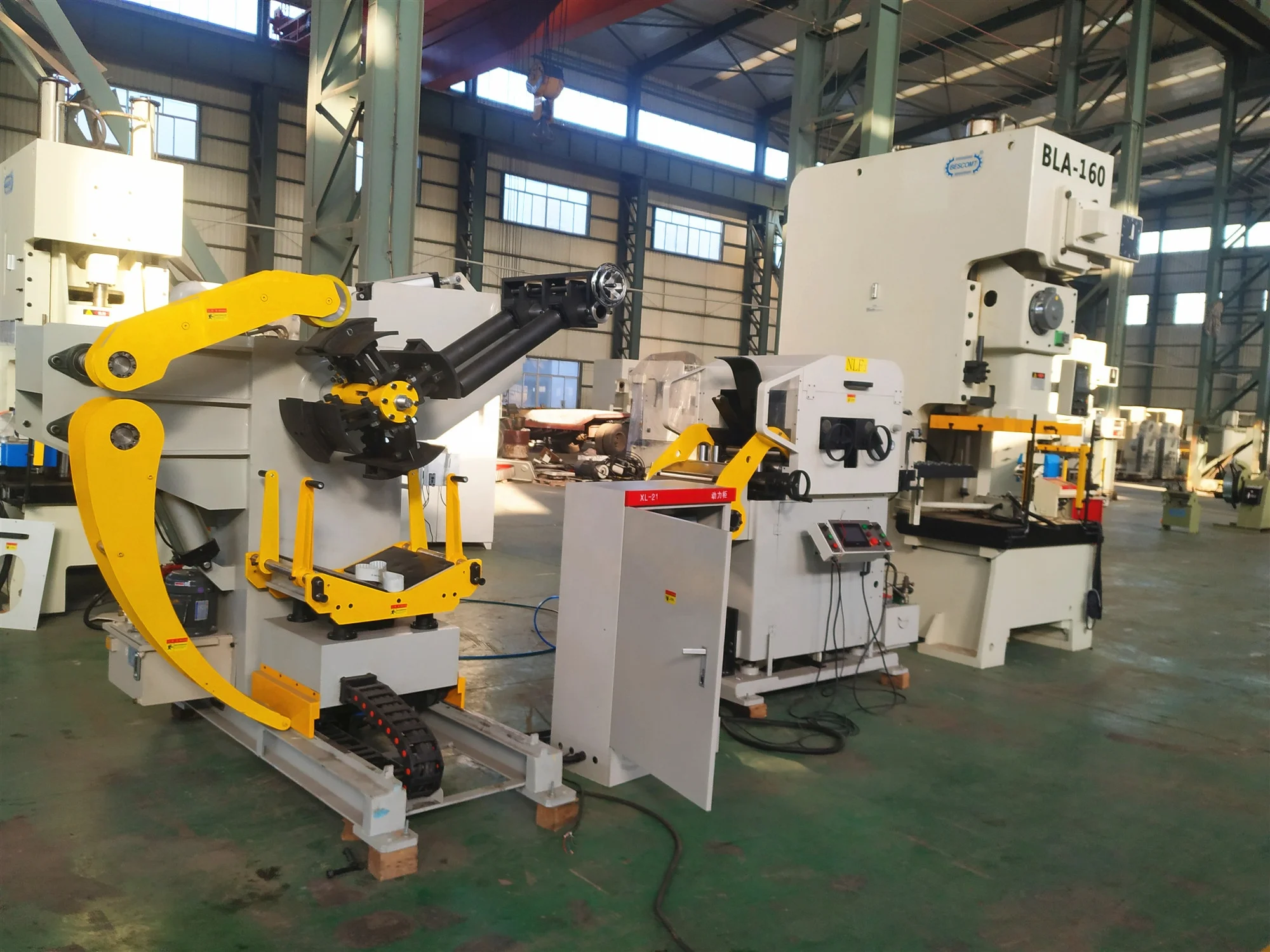 Factory Outlet E27 Lamp Holder Making Machine