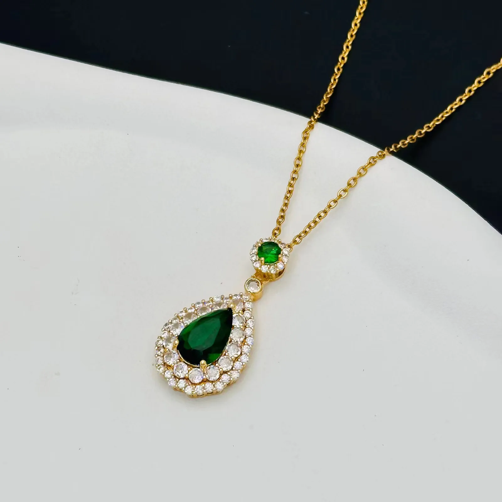 Saashi Rhinestone Waterdrop Necklace
