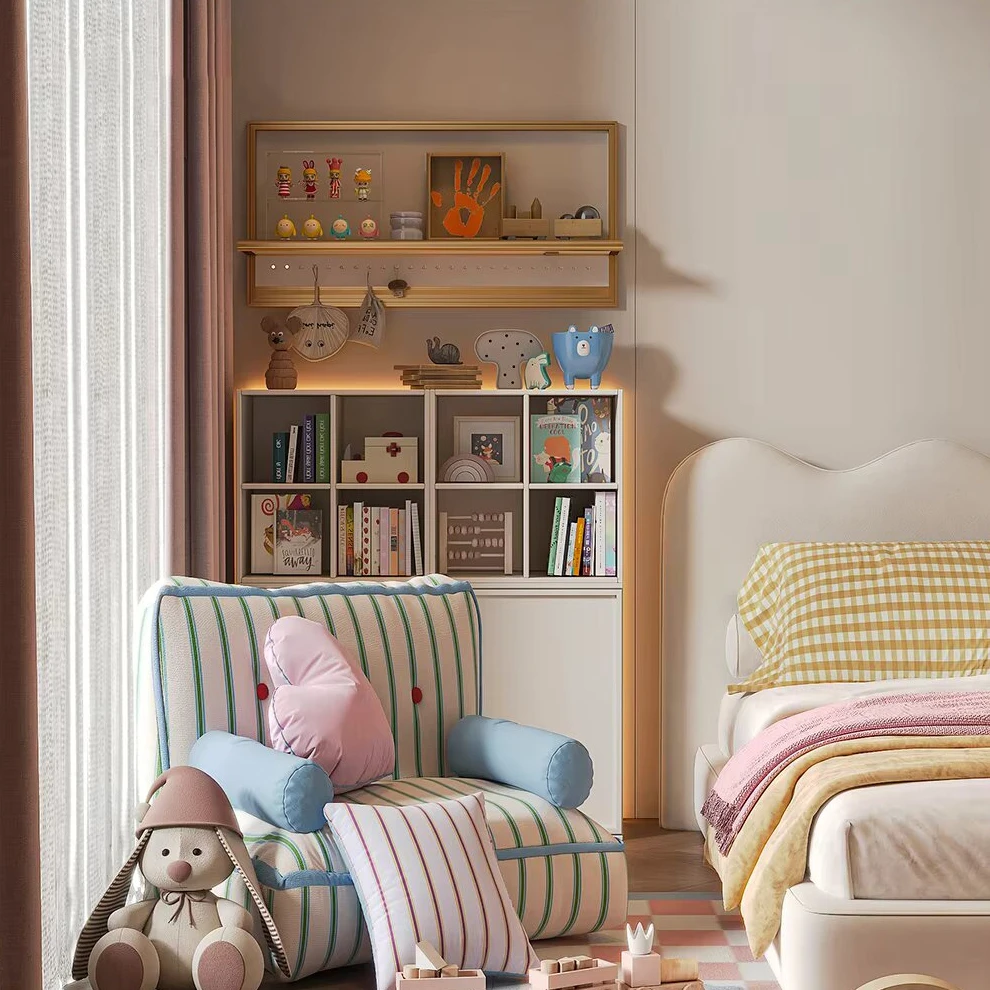 New Arrival Popular Fashion Black Wall Display Shelves Compatible Wall-mounted Custom Wall Solution for Household