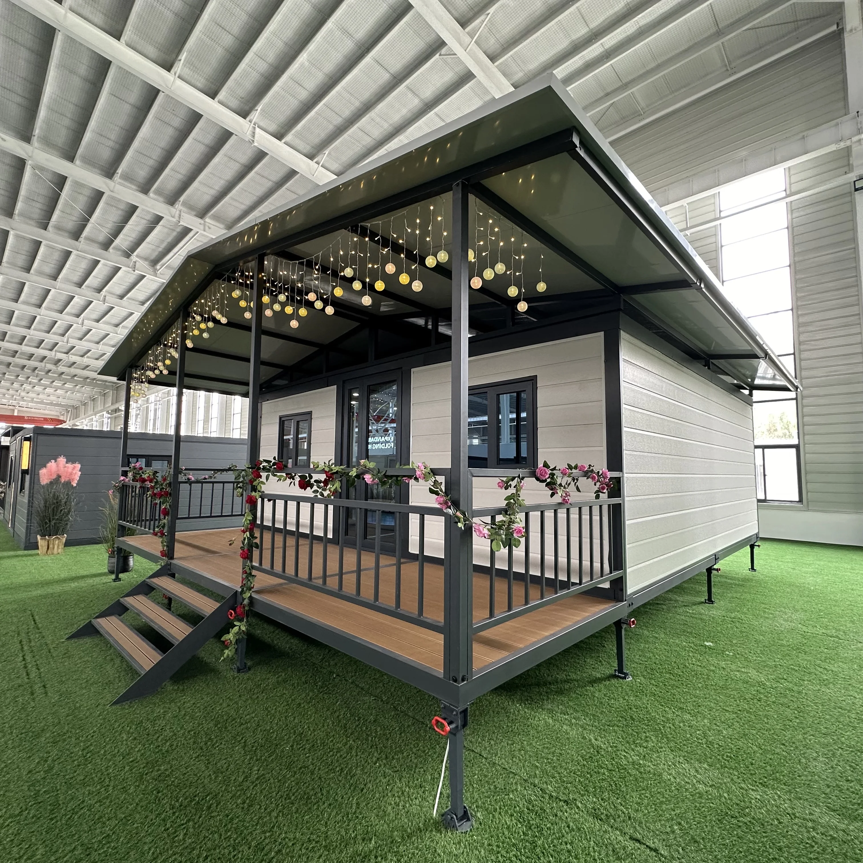 Modern Luxury Flat Roof Prefabricated Expandable Container House 20ft ...