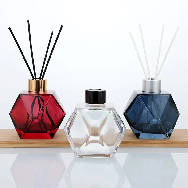 Wholesale 100ml 200ml Refillable Polyhedral Empty Aroma Reed Diffuser Bottle Luxury Packaging with Stick