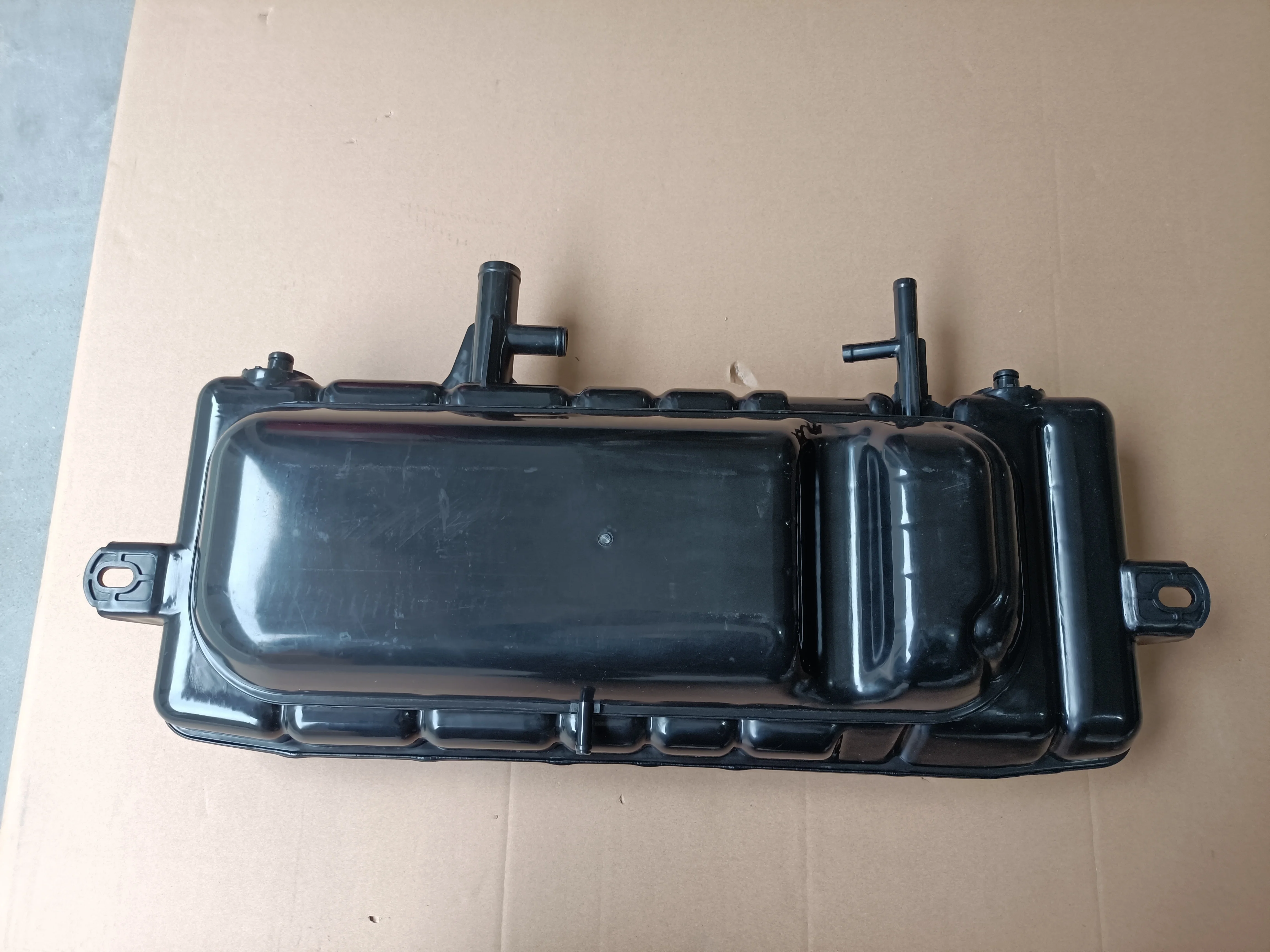 MERCEDES BENZトラック用エクスパンションタンク水タンク 12ヶ月保証