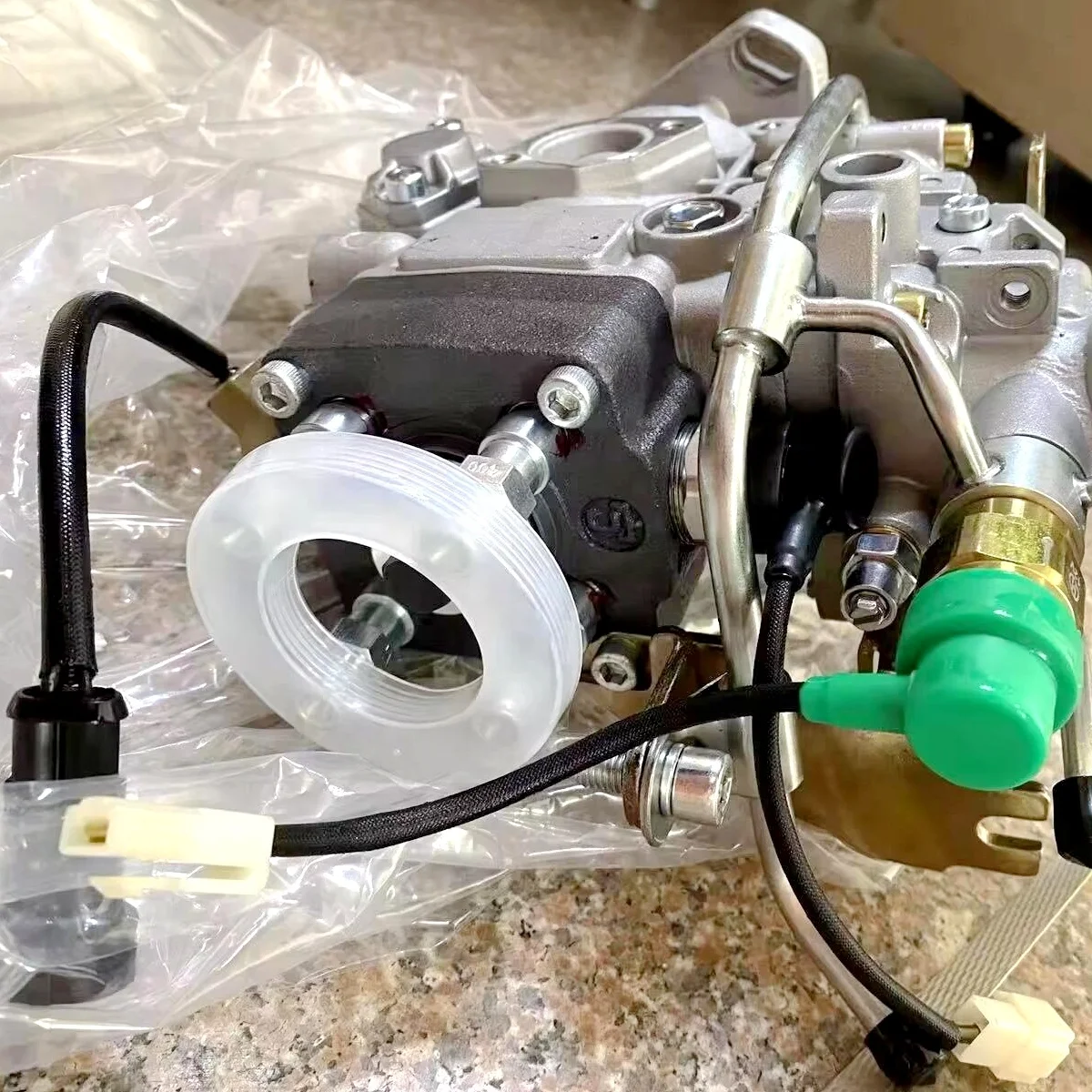 ジダン QD32 Engine Diesel Fuel Injection Pump - ZEXEL 16700-2S622