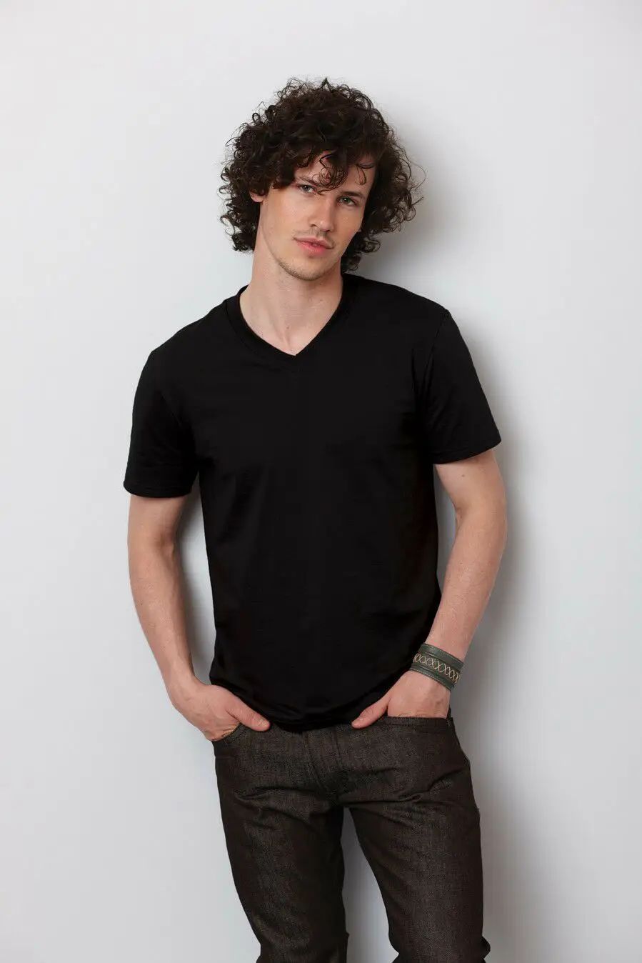 时尚高品质t恤定制印花男士v领批发