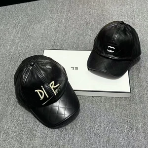 Designer Brand PU Embossed Warm Baseball Cap, Korean Style Embroidered Simple Couple Cap, Fashionable Hat Wholesale