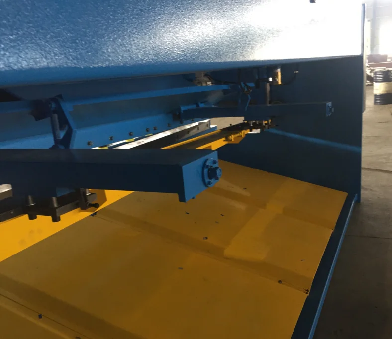 Automatic CNC Hydraulic Guillotine Shearing Machine Shear Cutter Sheet Metal 8*3200
