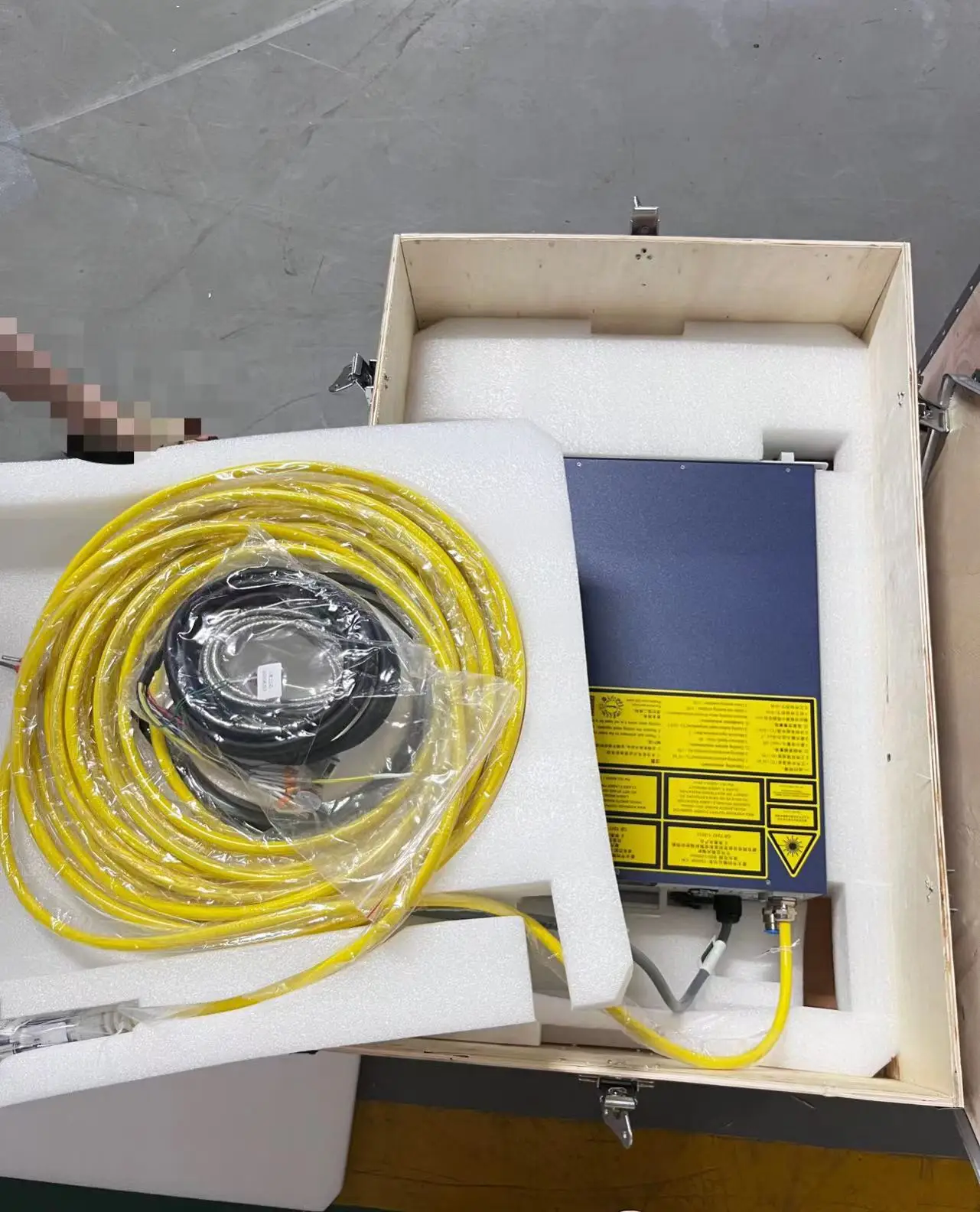 Raycus Fiber Laser Source Price 1500w 3000w for  Laser Cutting and Welding Machine