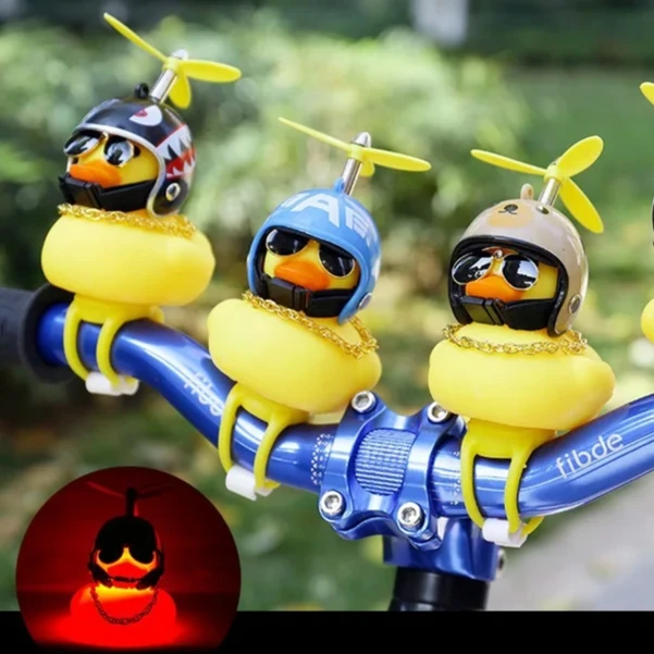 Машинка милая маленькая Желтая утка со шлемом винт ветряная внутреннее украшение автомобиля