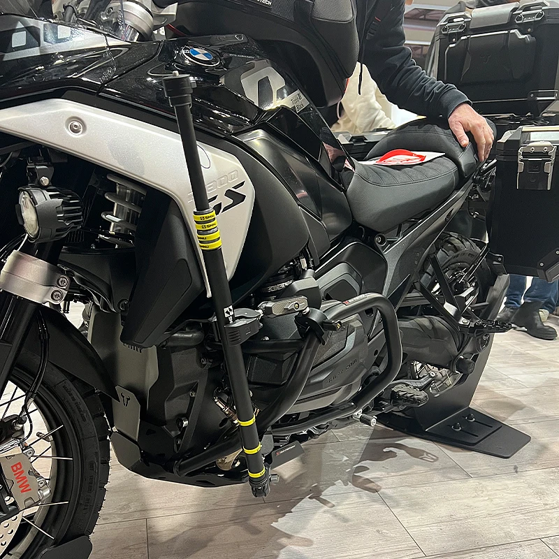 Triangular Locking High Standard Motorcycle Bike Camera Mount Chin Mount Camera Motorcycle Helmet Camera Mount Chin Strap