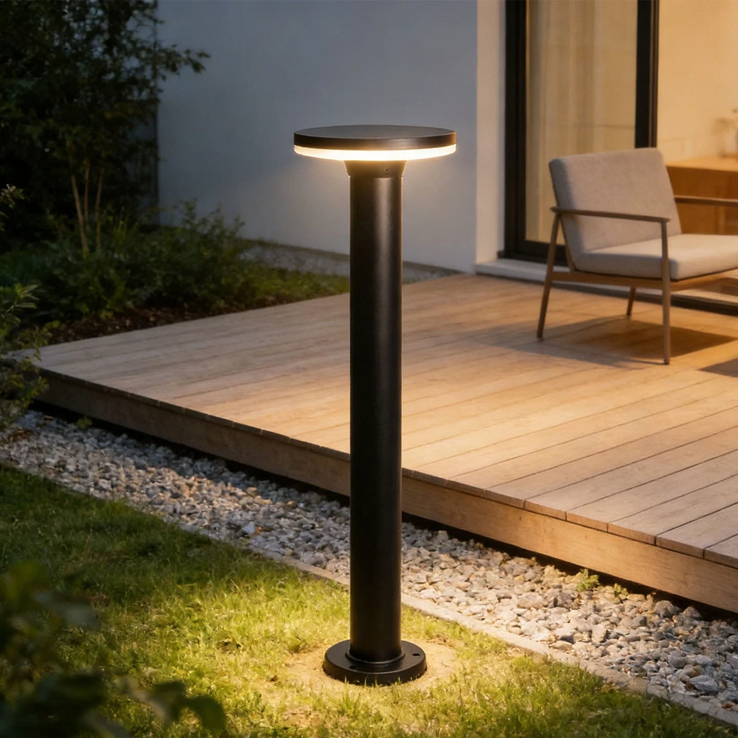 Modern Simple IP65 Waterproof Lawn Lights Outdoor LED Vertical Column Lamp for Courtyard & Garden