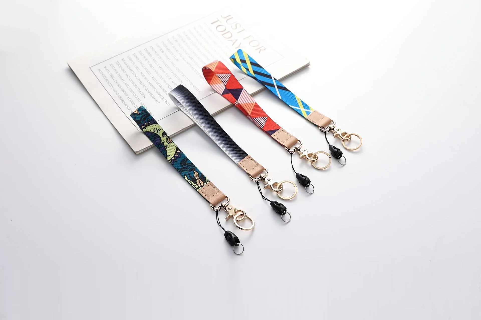 15 colori tinti a mano! Key Keeper Snap - Portachiavi in pelle con clip - Contiene oltre 3 portachiavi - Aggancia le tue chiavi a quasi tutto! Realizzato su ordinazione - Italia