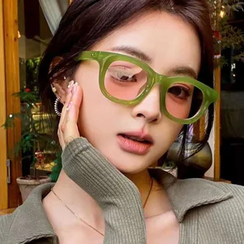 Newest Classic Design Plastic Vintage Shape Trendy Summer 2024 Sunglasses for Women