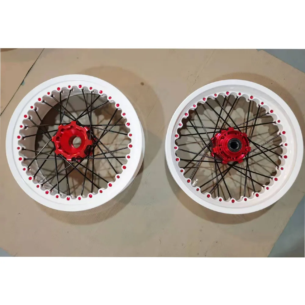 SCRAMBLER Motard Wheel 17 Wire Spoked Motorcycle Wheels for Tubeless Tyres