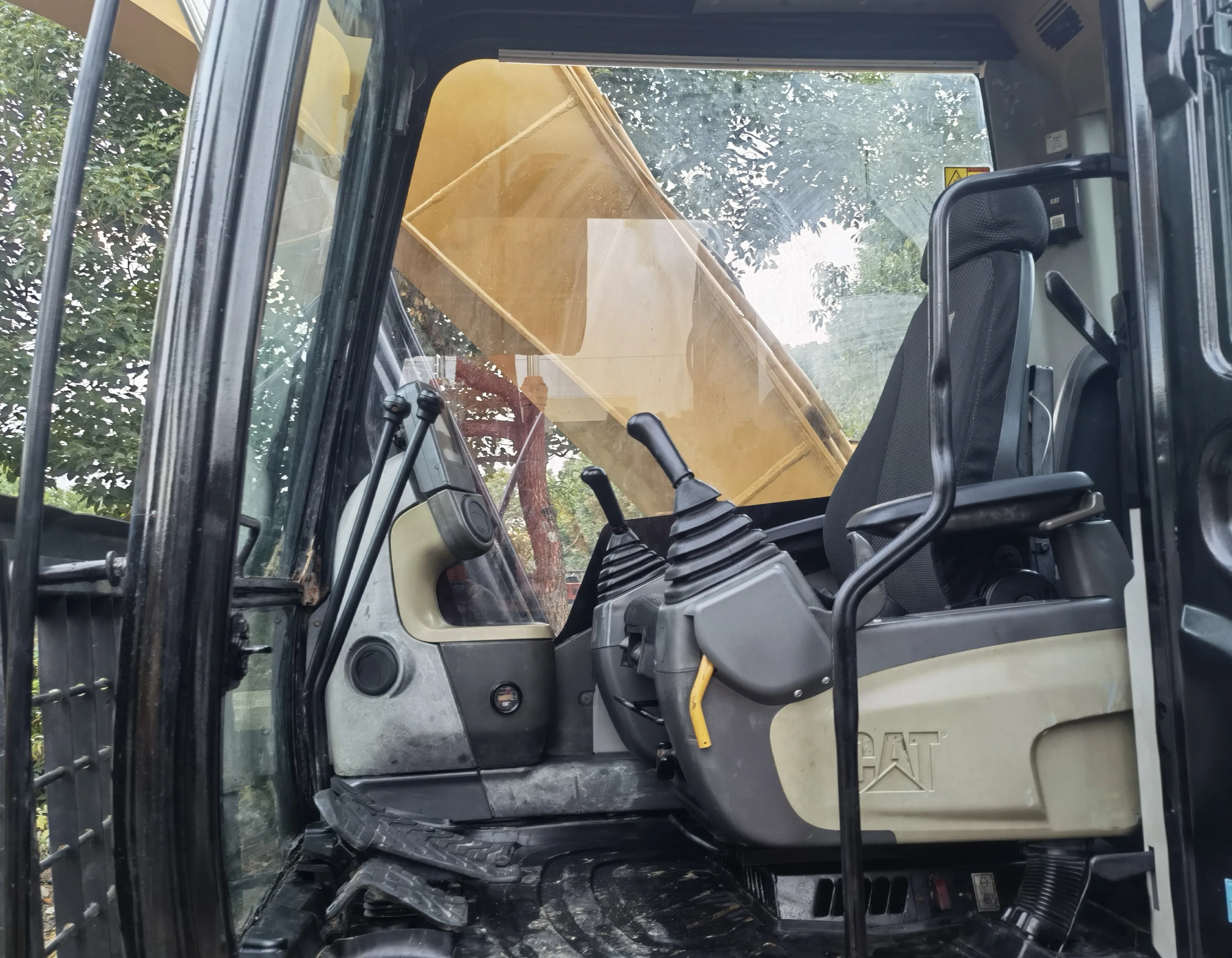 Used Japan Caterpillar 320d Used Hydraulic Tracked Excavator Earth used-japan-caterpillar-320d-used-hydraulic-tracked-excavator-earth