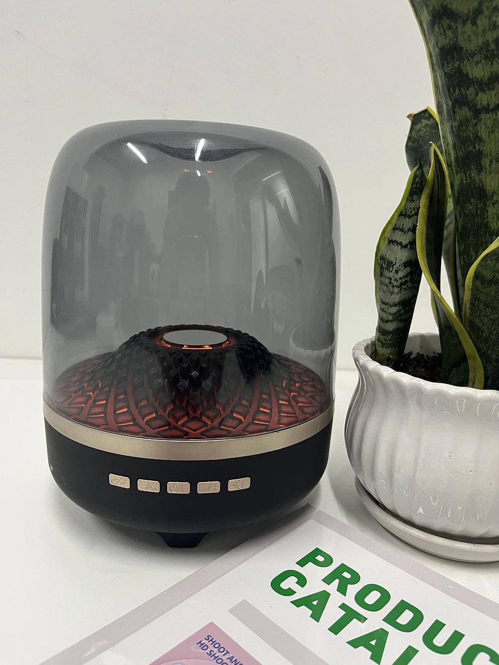 Novo mini alto-falante sem fio com iluminação RGB da moda com BT/USB/TF/AUX, alto-falante portátil para festas ao ar livre e ambientes internos