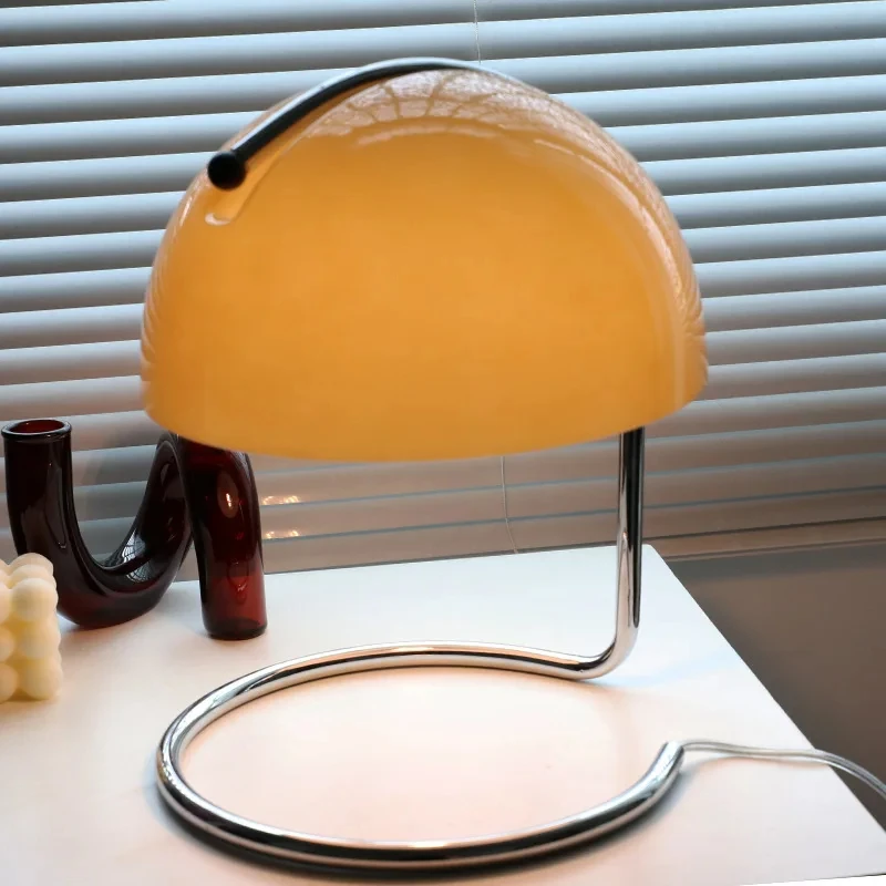 Bauhaus LED Desk Lamp Modern Mushroom Design Fireless Aromatherapy Nordic Style Glass Body for Bedroom Bedside Living Room
