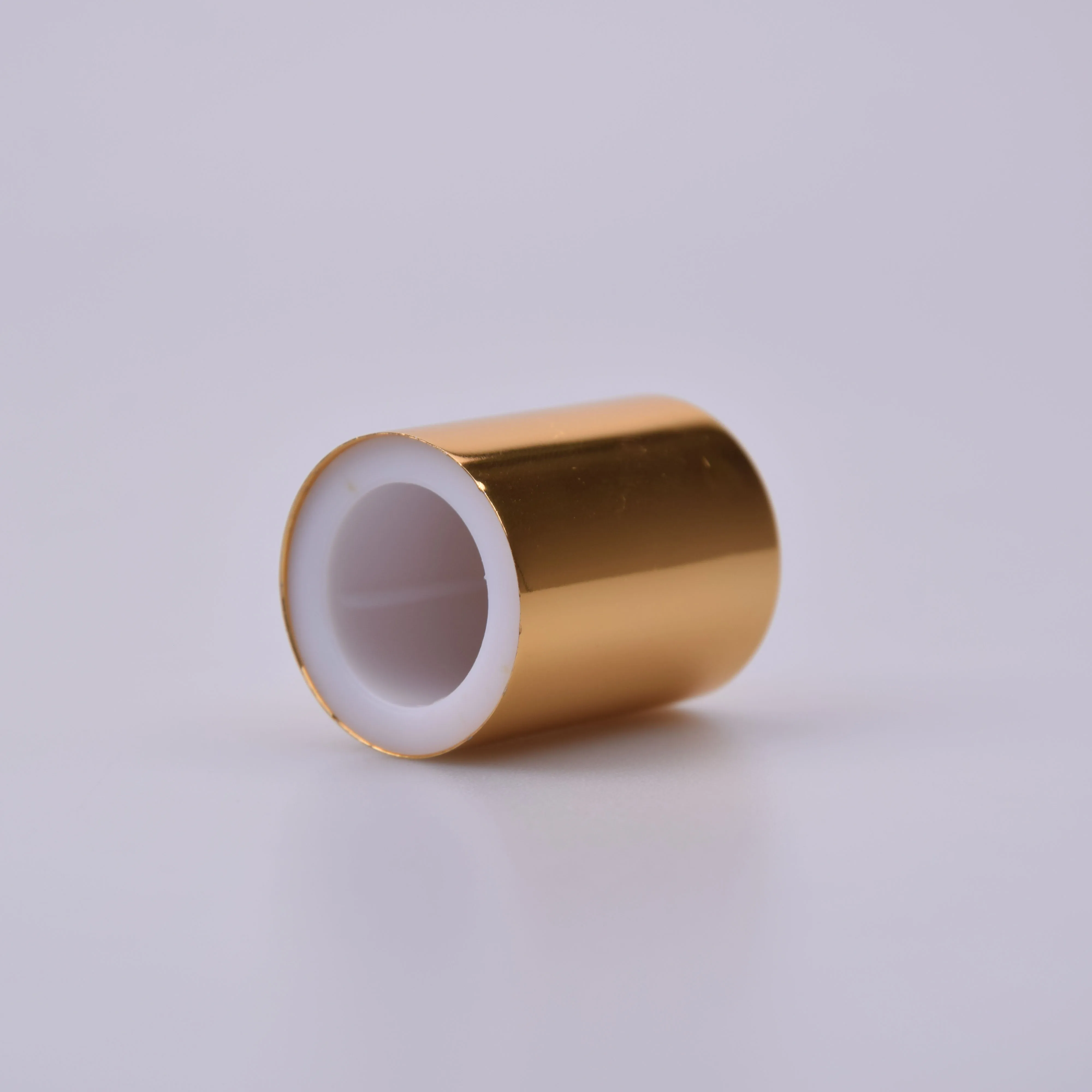 Gold and Black Color Non Spill Aluminum Perfume Cap with MOQ 10000pcs for FEA 15mm Crimp Pump