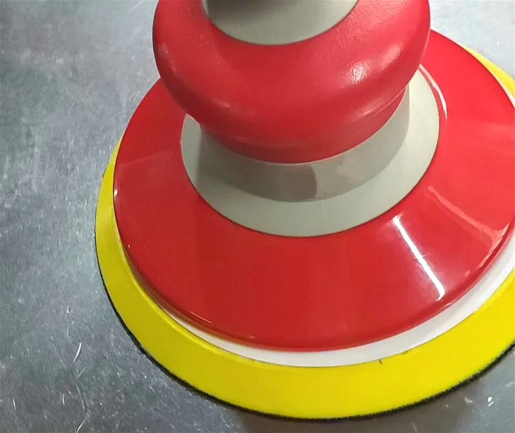 TY71136B низкая вибрация 6 дюймов. Случайная орбитальная воздушная шлифовальная машина H & L с 17 отверстиями Встроенный Регулятор воздуха для регулировки скорости инструмента