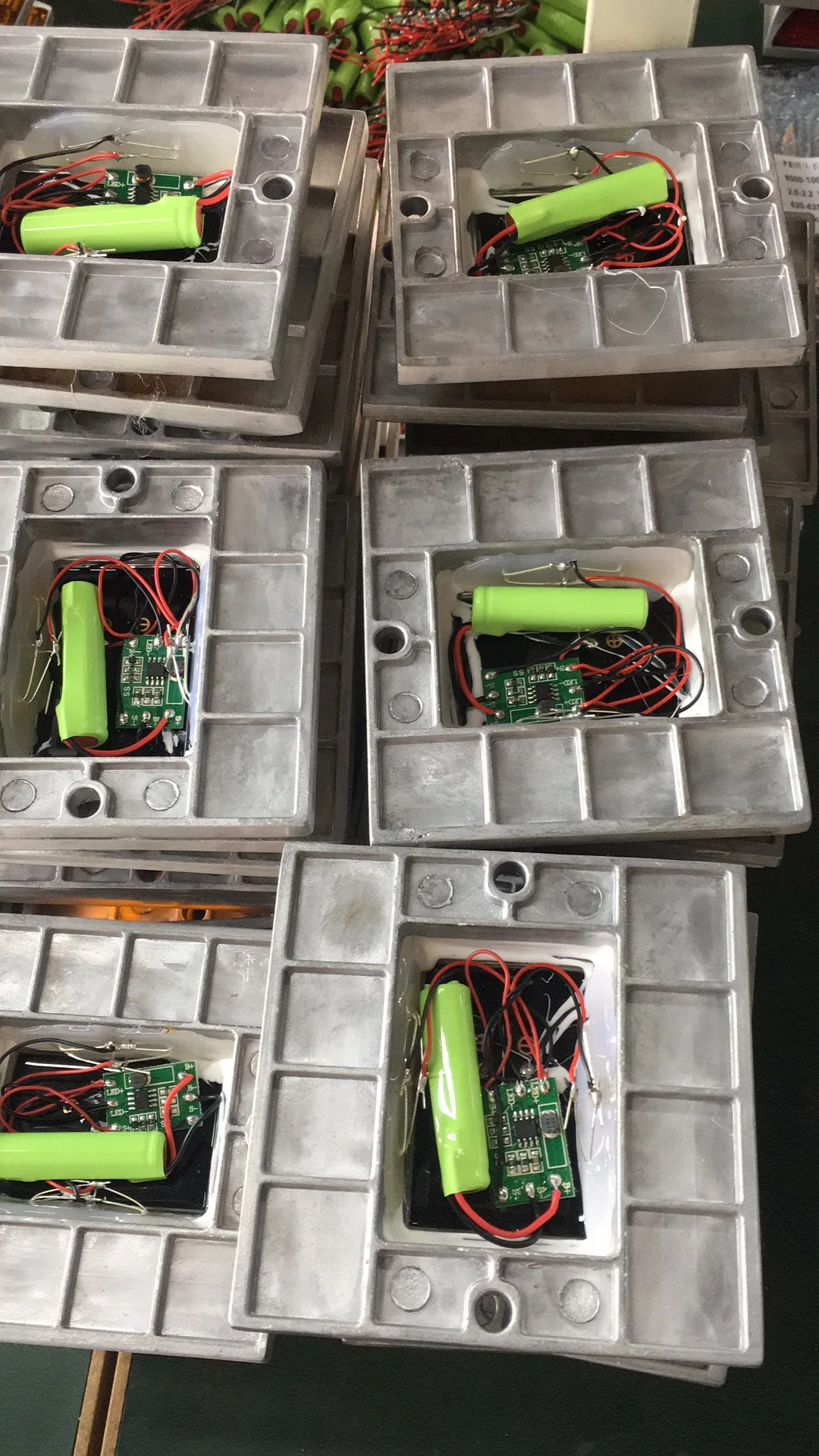 Алюминиевый кошачий глаз, дорожный центр, светодиодные солнечные дорожные маркеры, солнечный предупреждающий светодиодный фонарь, мигающий штифт