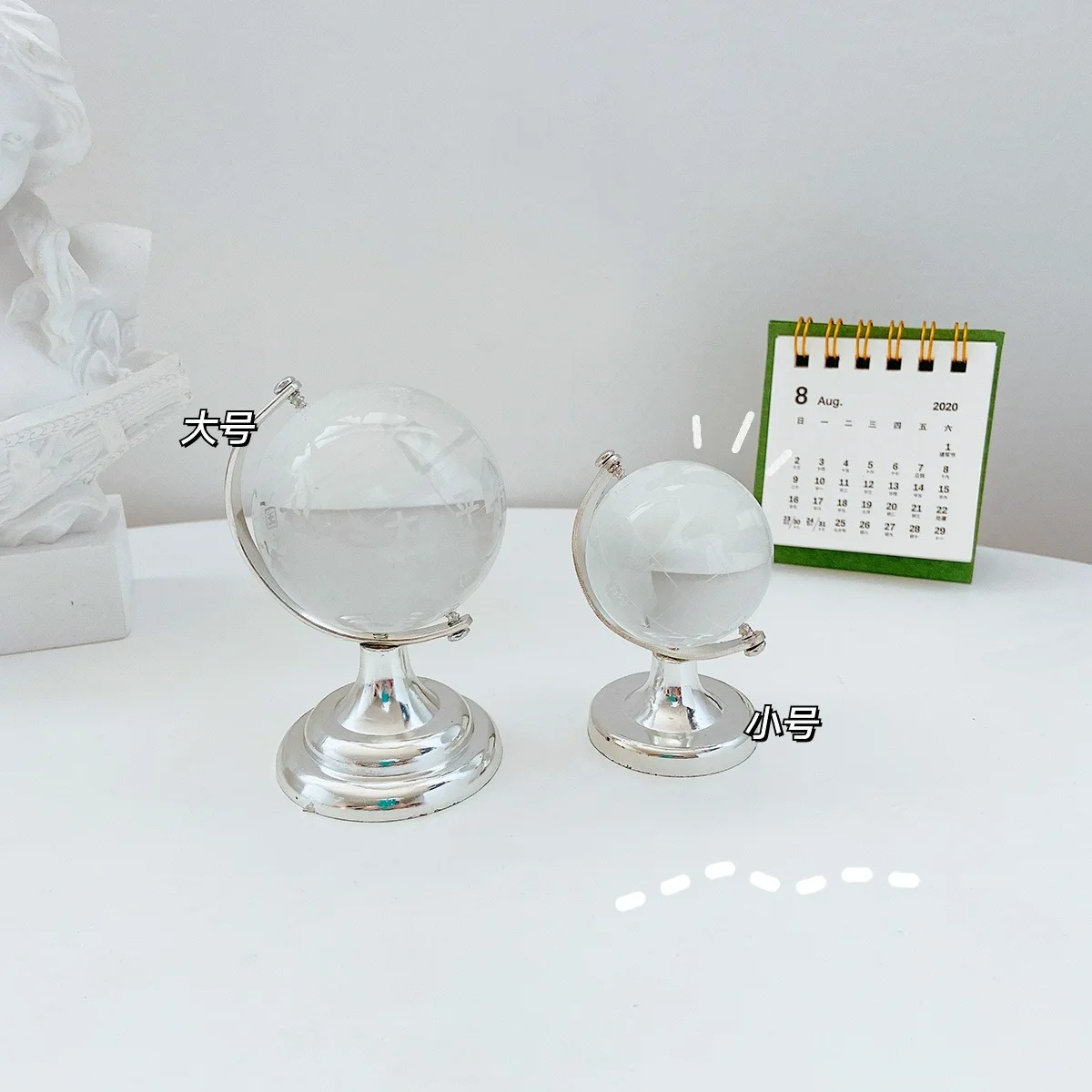 Hot Selling Customized K9 Rotating Crystal Ball Desktop Ornaments Glass Earth Globe