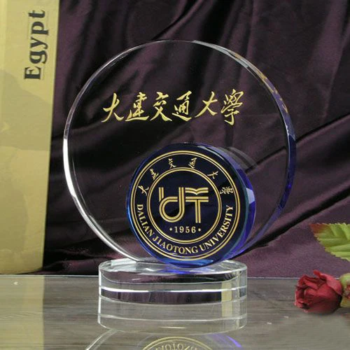 Wholesale Newest Custom Crystal Glass Award Trophy 3d Engrave Blank Crystal Trophy