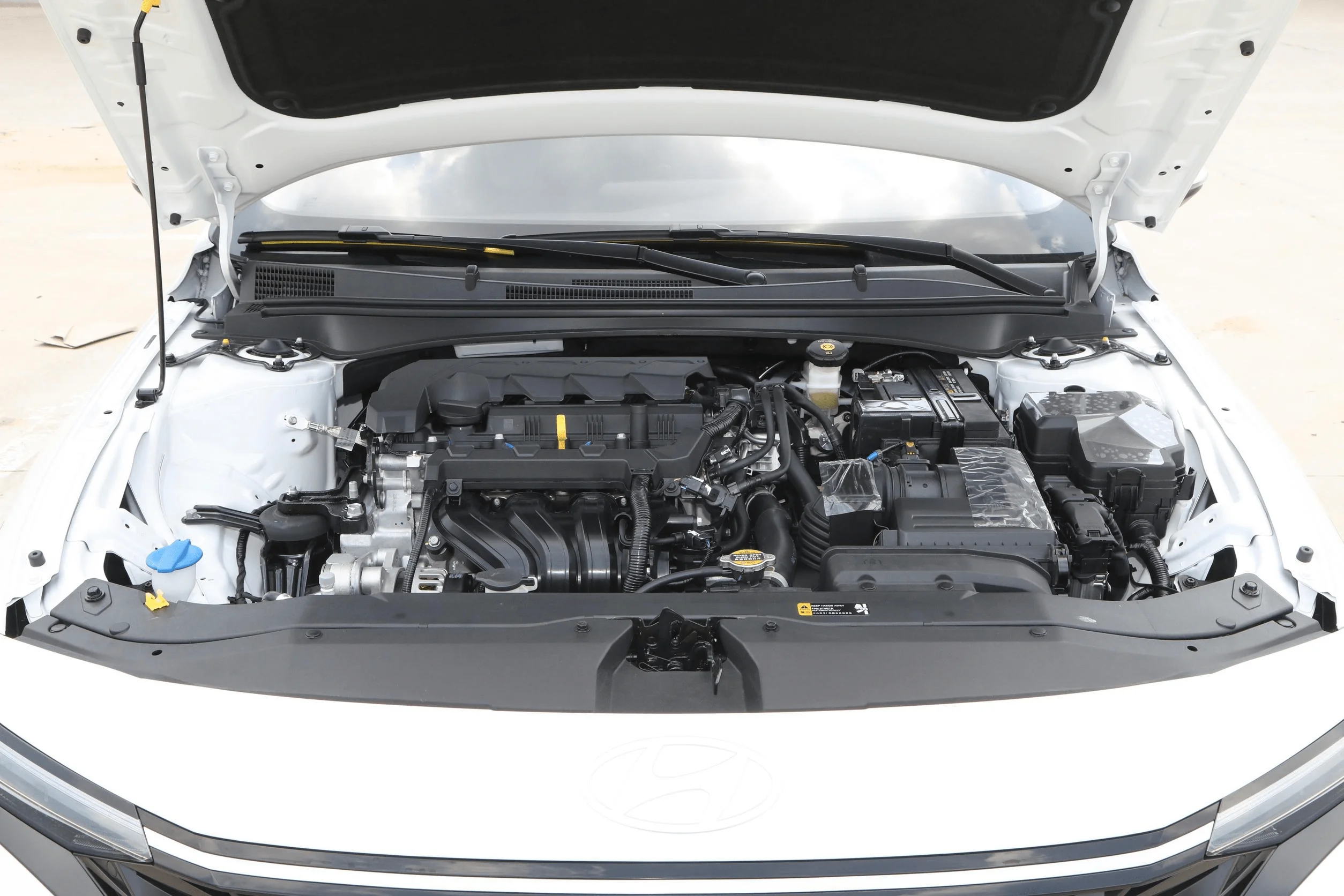 2024 New Fuelefficient Hyundai Elantra 2023 Car 1.5l Cvt Gls Gasoline