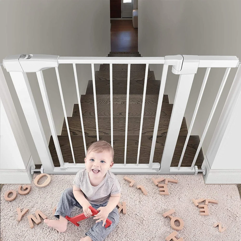 Baby Safety Gate Prevent Falls with Retractable Rails