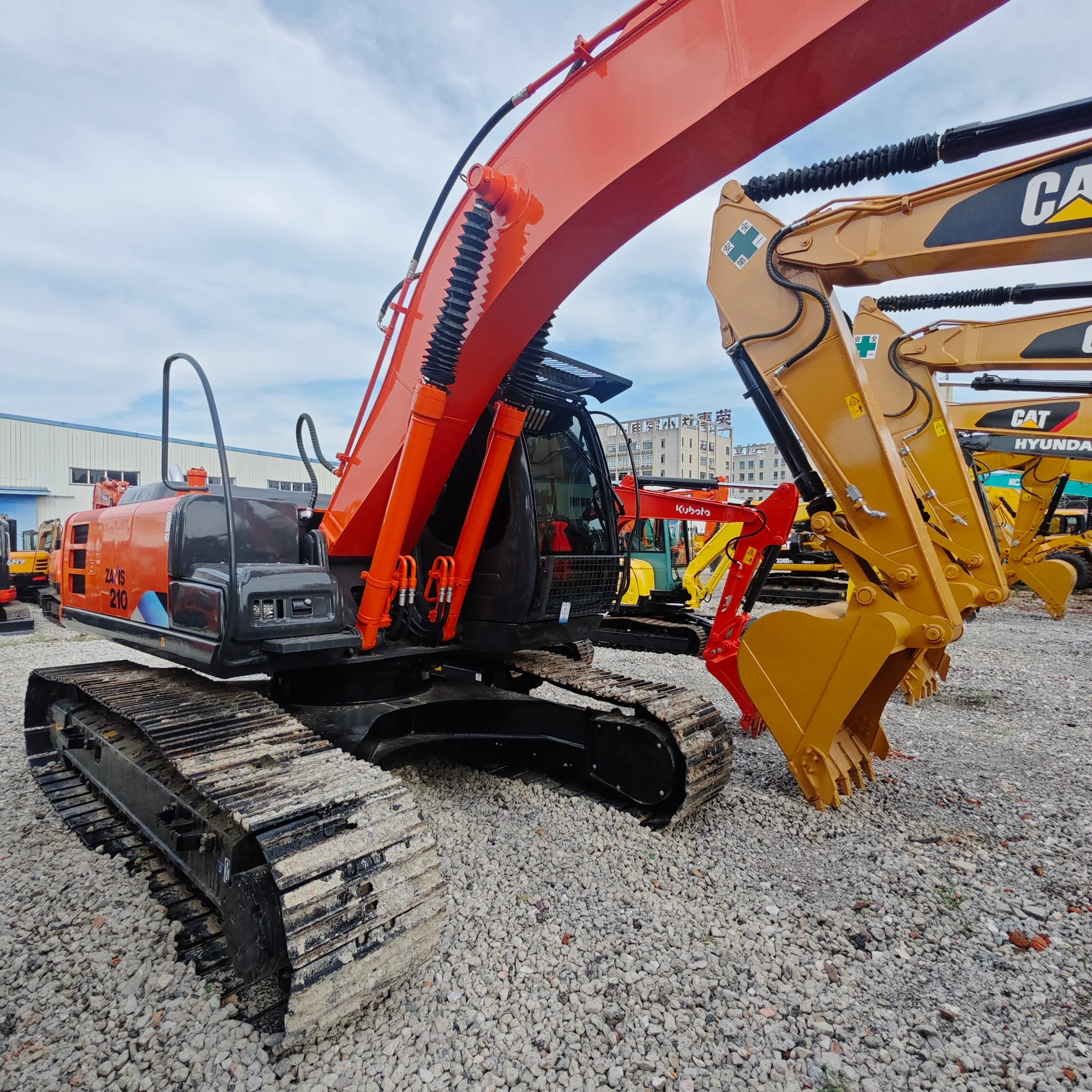 日立建機 HITACHI ZAXIS210 格安中古日立21トン油圧クローラー式掘削機