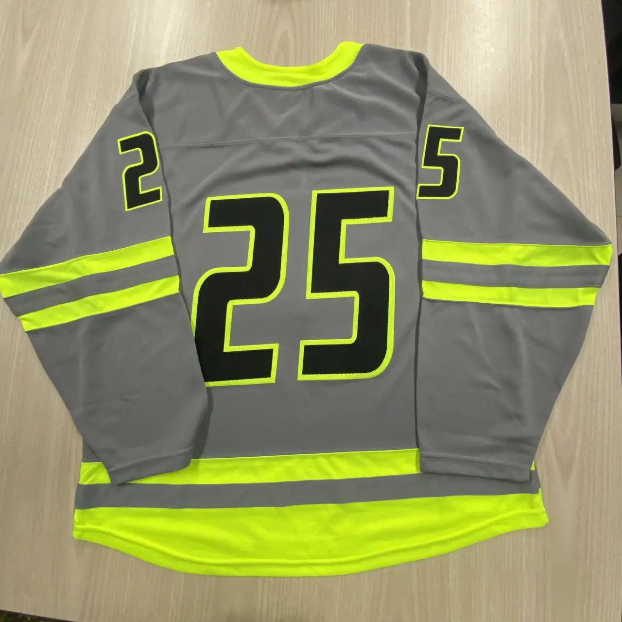 Source high quality authentic wholesale hockey jerseys tackle