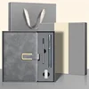 Gris Galaxy + Bolígrafo Metálico + Recambio de Bolígrafo + Memoria USB + Bolsa de Regalo con Caja