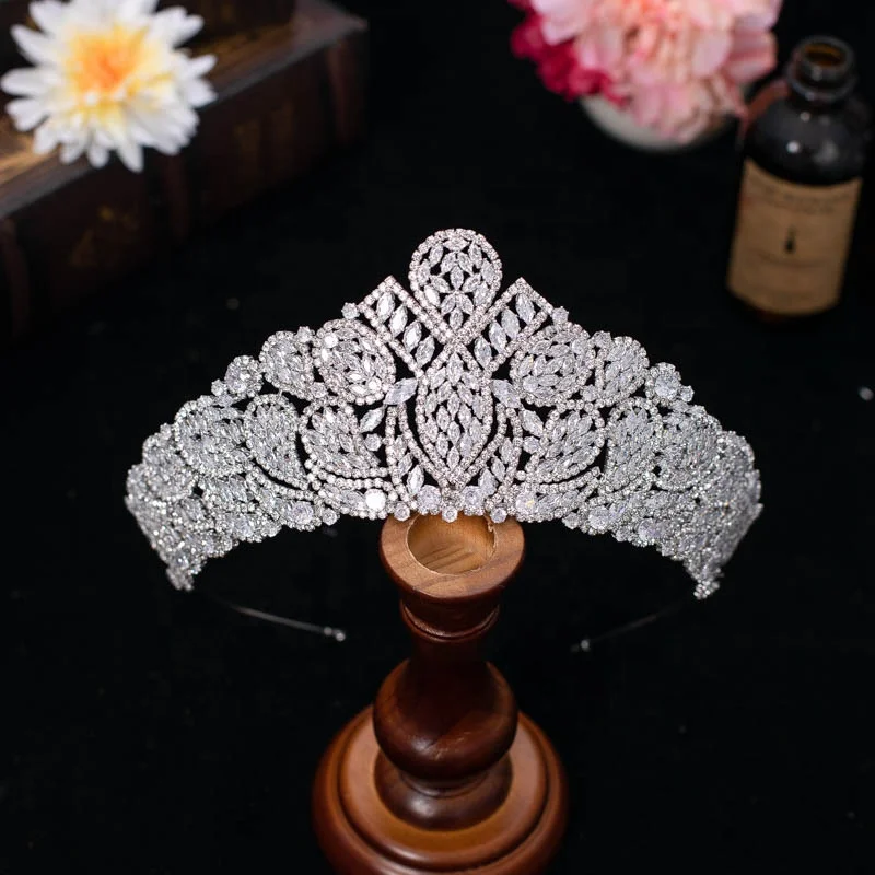 Free Customized Silver High Quality Zircon Tiara Gold Bling Diamond Crowns for Retail